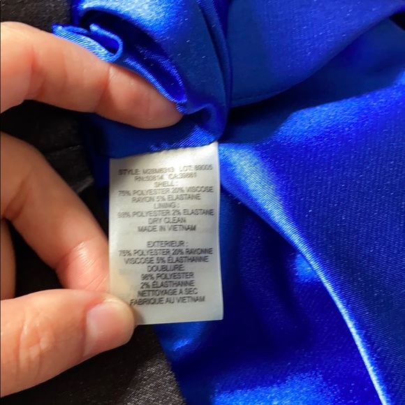 Tahari charcoal pencil skirt - Picture 2 of 8